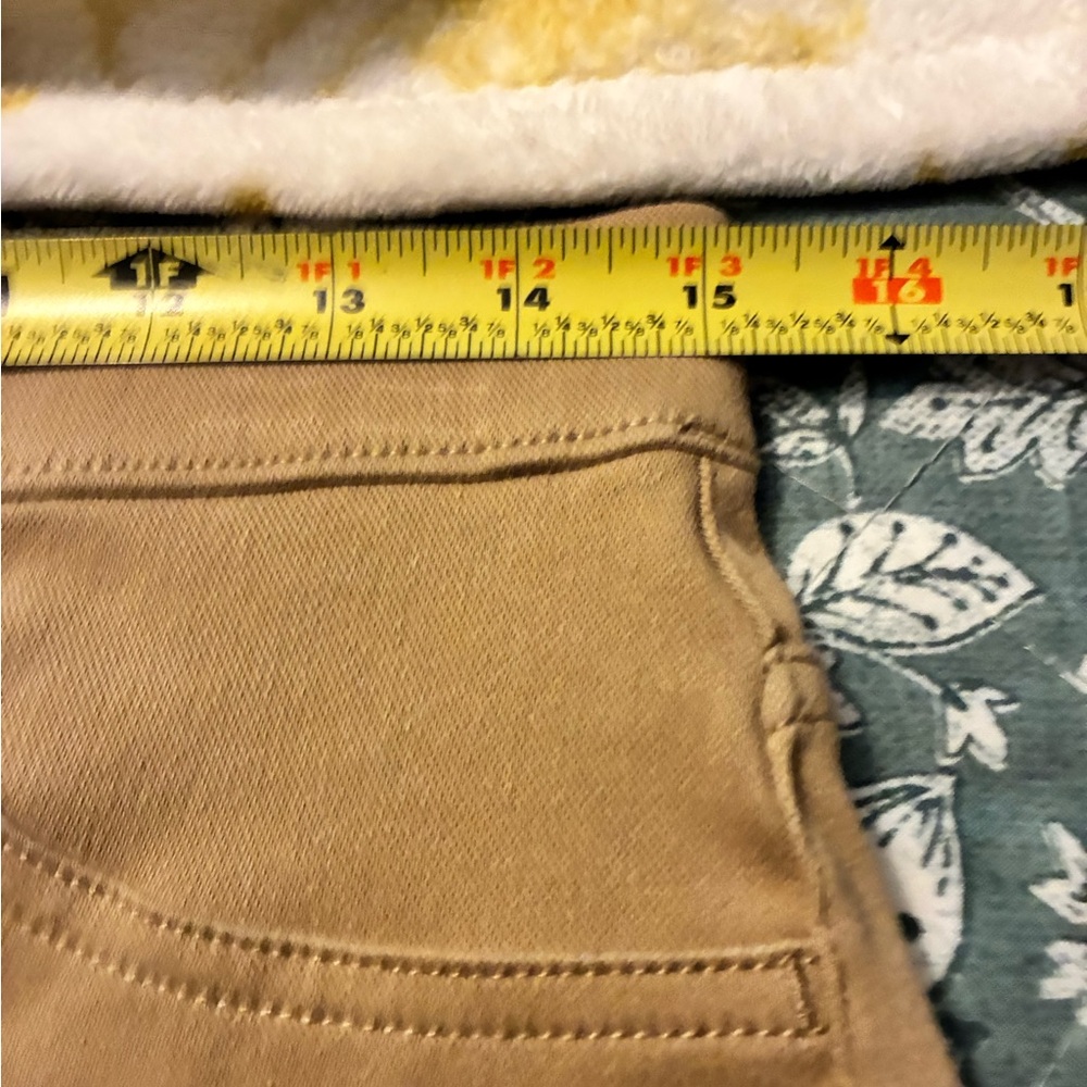 EUC Time & Tru Ladies Full Length Pull On Ankle Khaki Pants - Picture 7 of 10